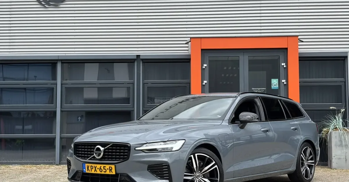 Volvo V60 (2022) — foto 1