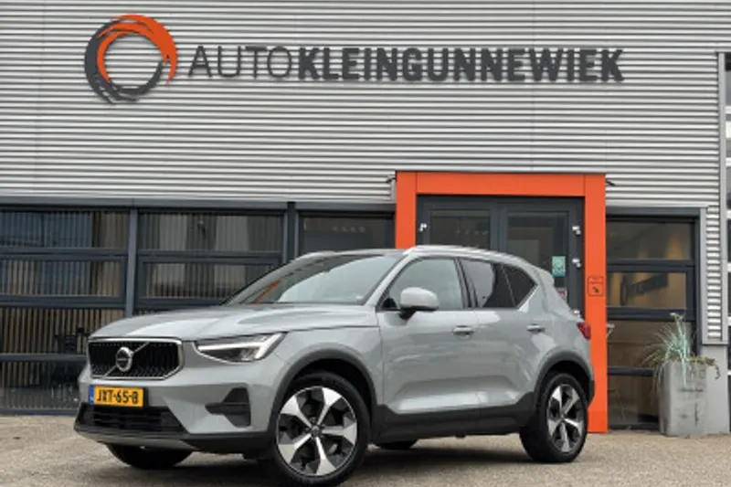 Volvo XC40 (2024)