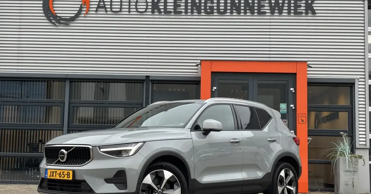 Volvo XC40 (2024) — foto 1