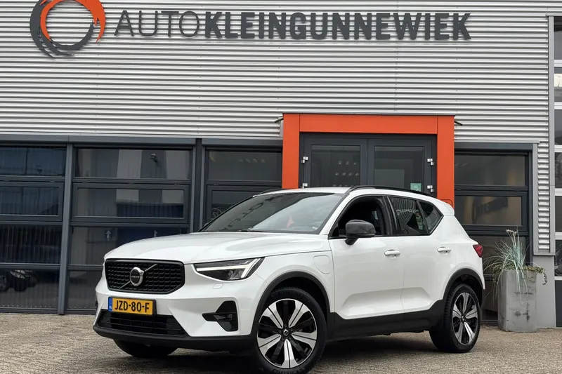Volvo XC40 (2022)