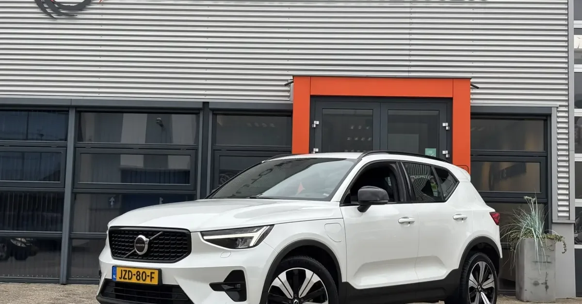 Volvo XC40 (2022) — foto 1