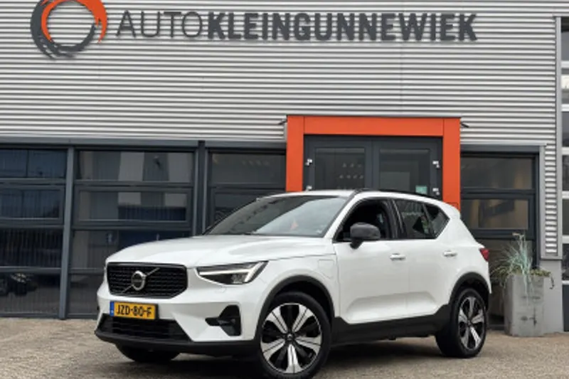 Volvo XC40 (2022)