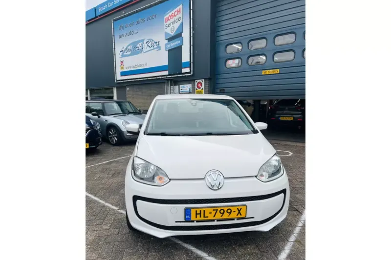Volkswagen Up! (2015)