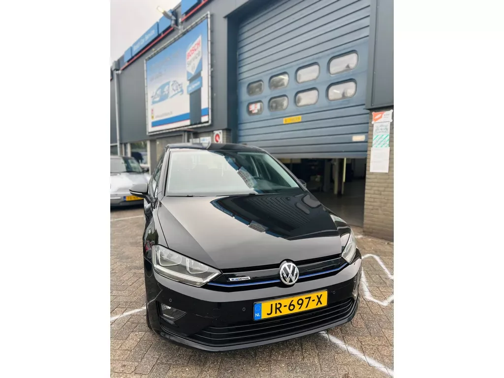 Volkswagen Golf Sportsvan (2016) — foto 1