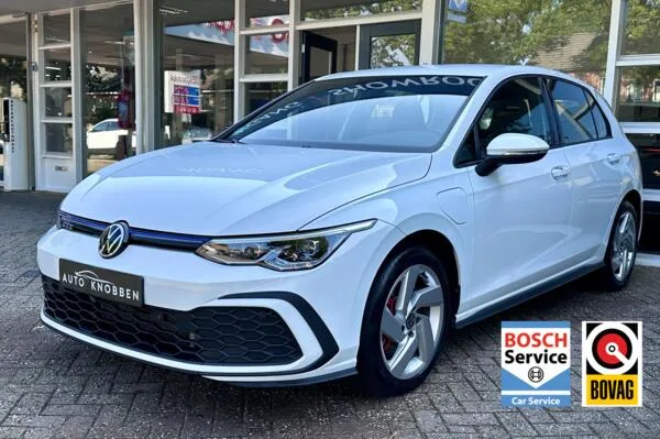Volkswagen Golf (2021) — foto 1