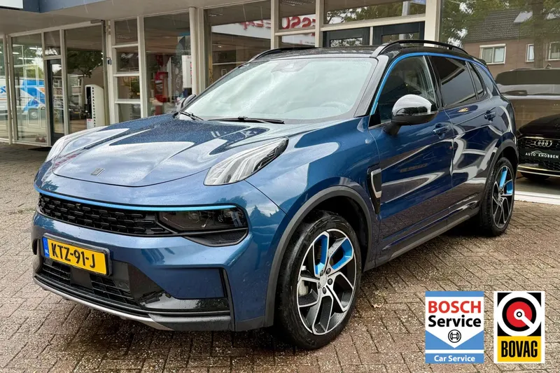 Lynk & Co 01 (2023)