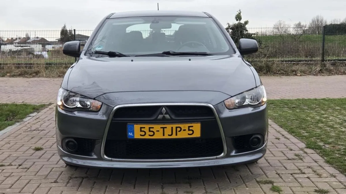 Mitsubishi Lancer (2012) — foto 1