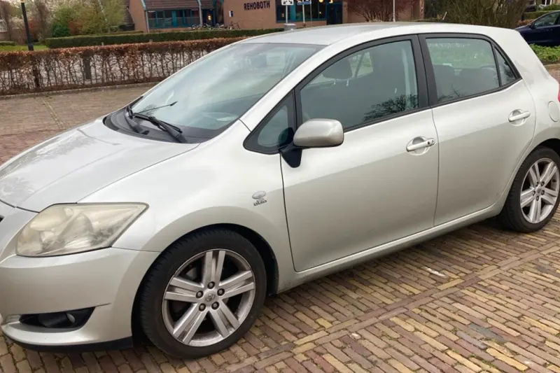 Toyota Auris (2010)