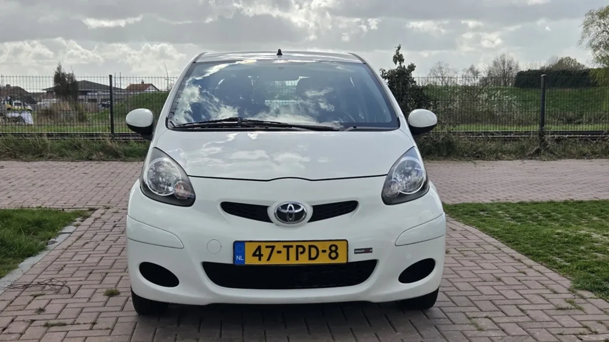 Toyota Aygo (2012) — foto 1