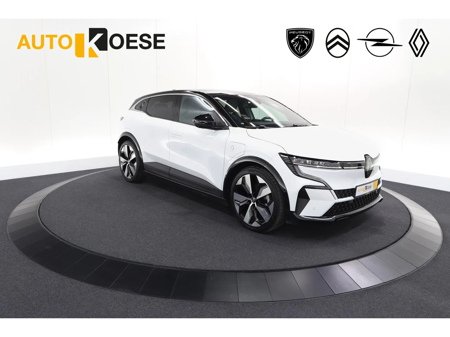 Renault Mégane E-Tech (2022) — foto 1