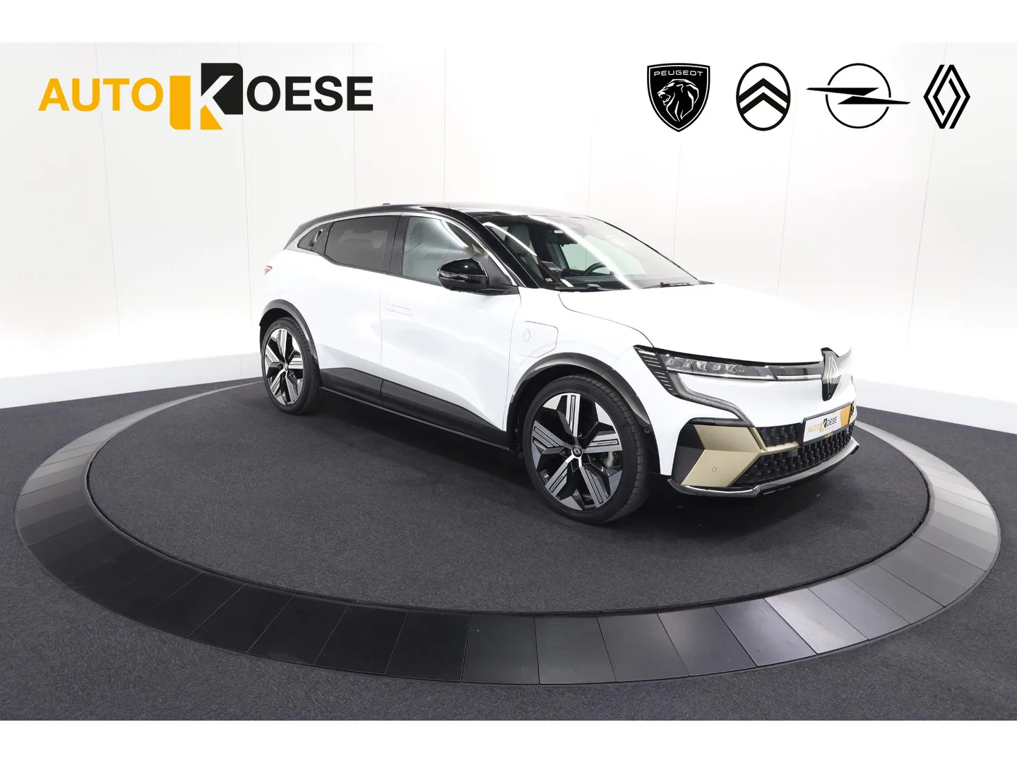 Renault Mégane E-Tech (2023) — foto 1