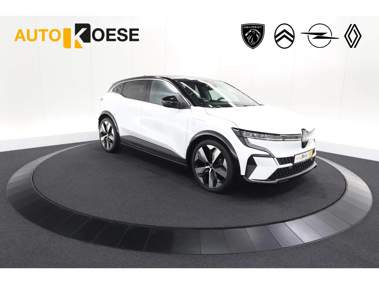 Renault Mégane E-Tech (2023) — foto 1