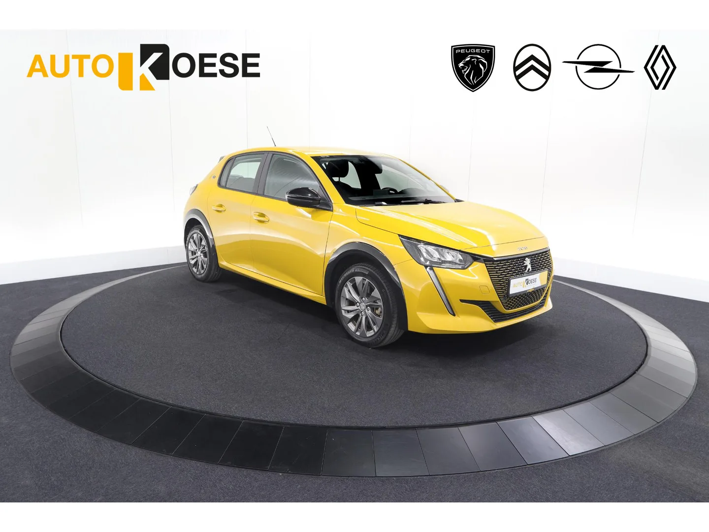 Peugeot e-208 (2023) — foto 1