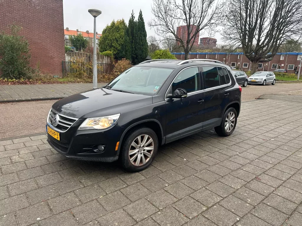 Volkswagen Tiguan (2009) — foto 1