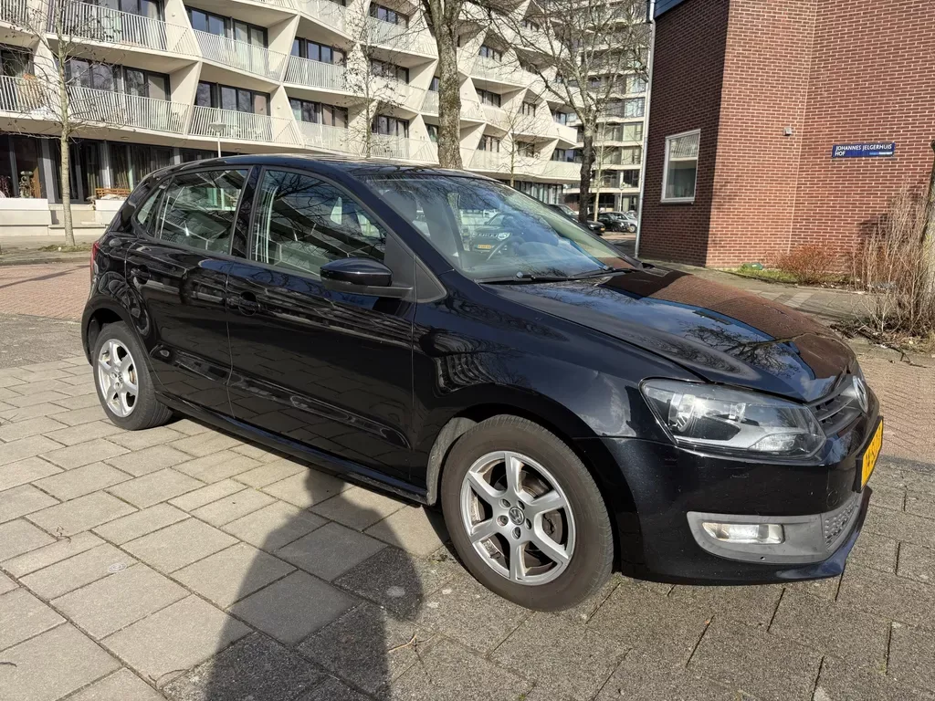 Volkswagen Polo (2011) — foto 1