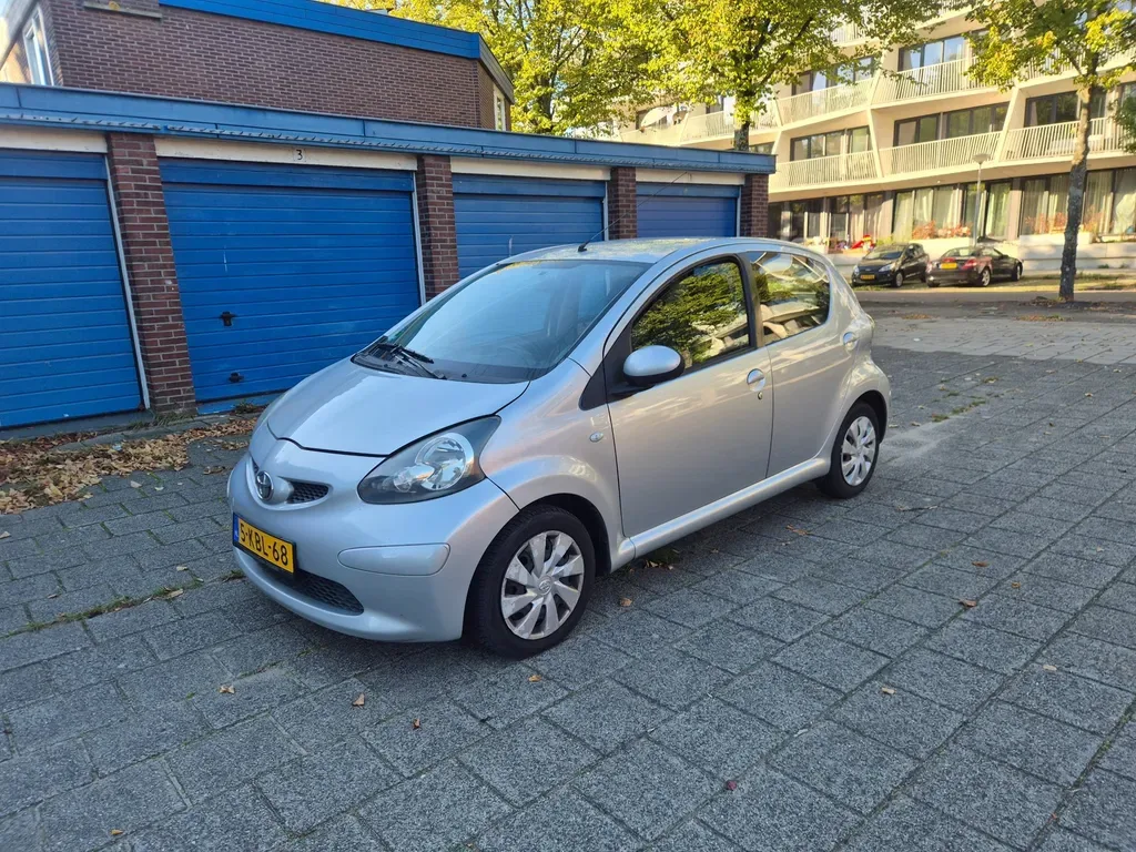 Toyota Aygo (2013) — foto 1