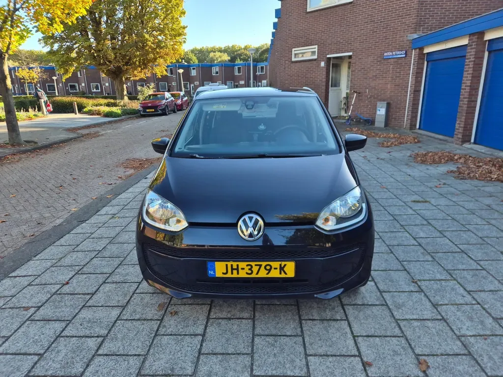 Volkswagen Up! (2016) — foto 1