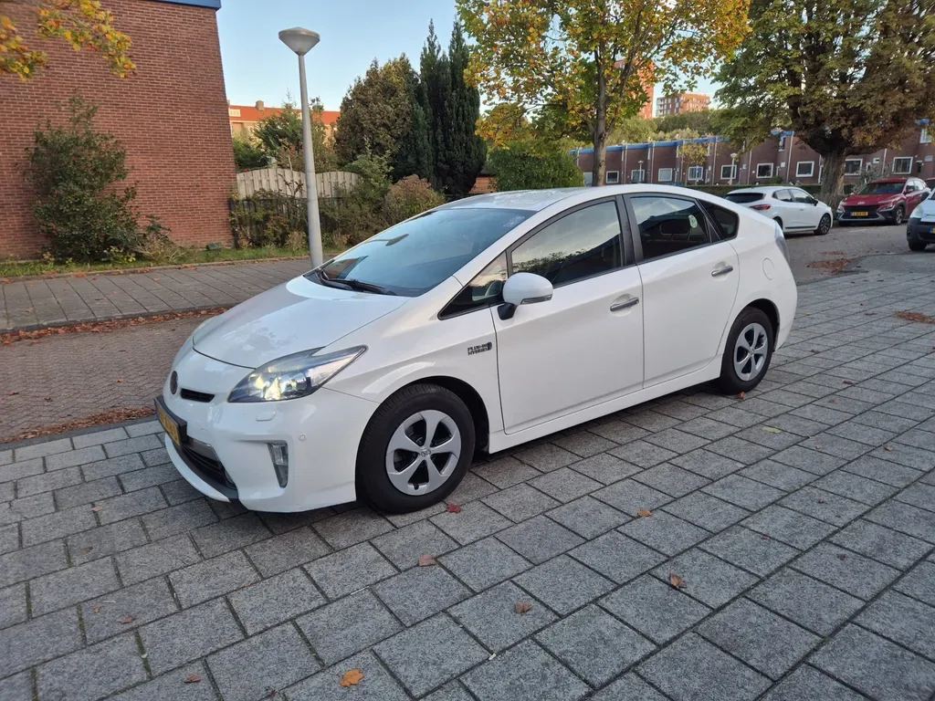 Toyota Prius (2012) — foto 1
