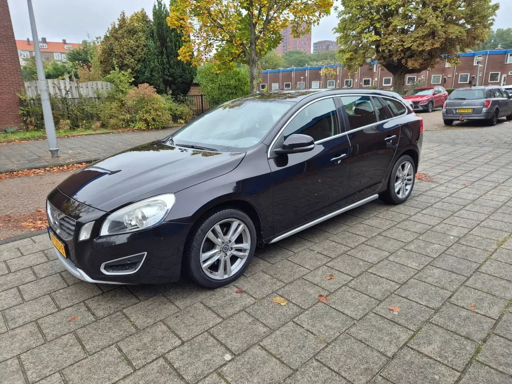 Volvo V60 (2012) — foto 1
