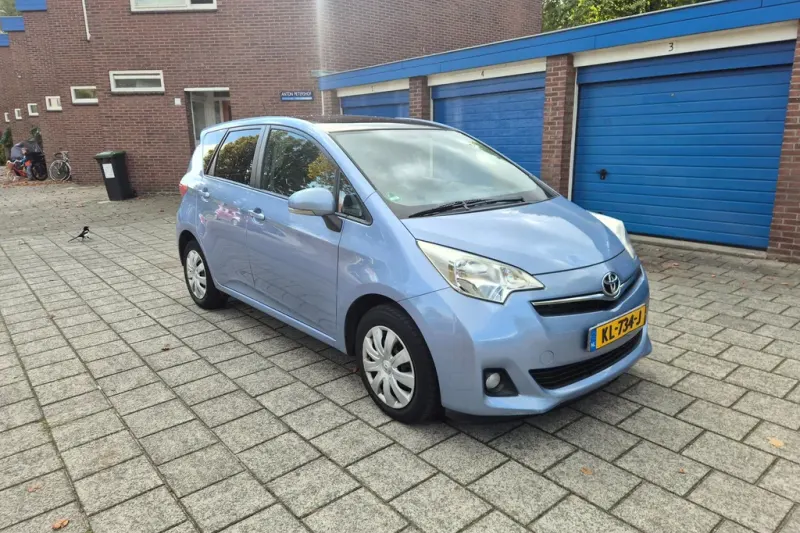 Toyota Verso S (2012)