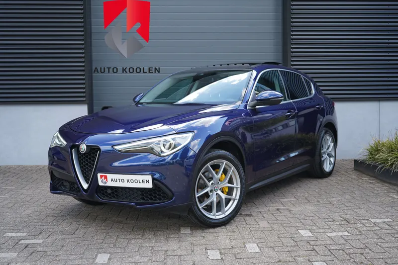 Alfa Romeo Stelvio (2017)