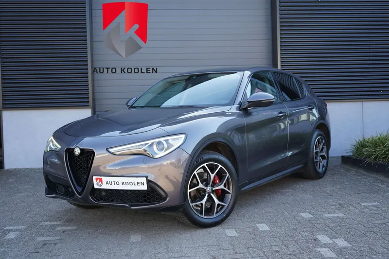Alfa Romeo Stelvio (2018)