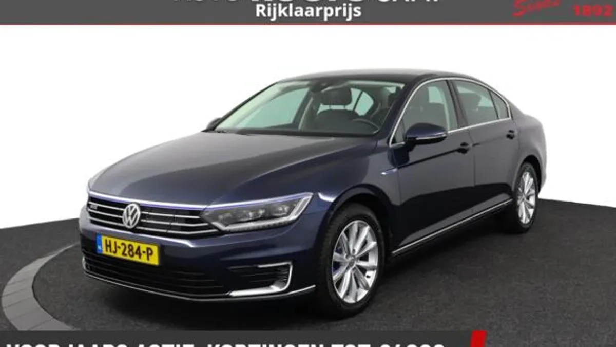 Volkswagen Passat (2015) — foto 1