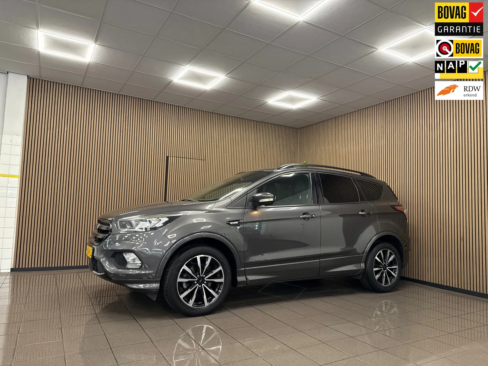 Ford Kuga (2017) — foto 1