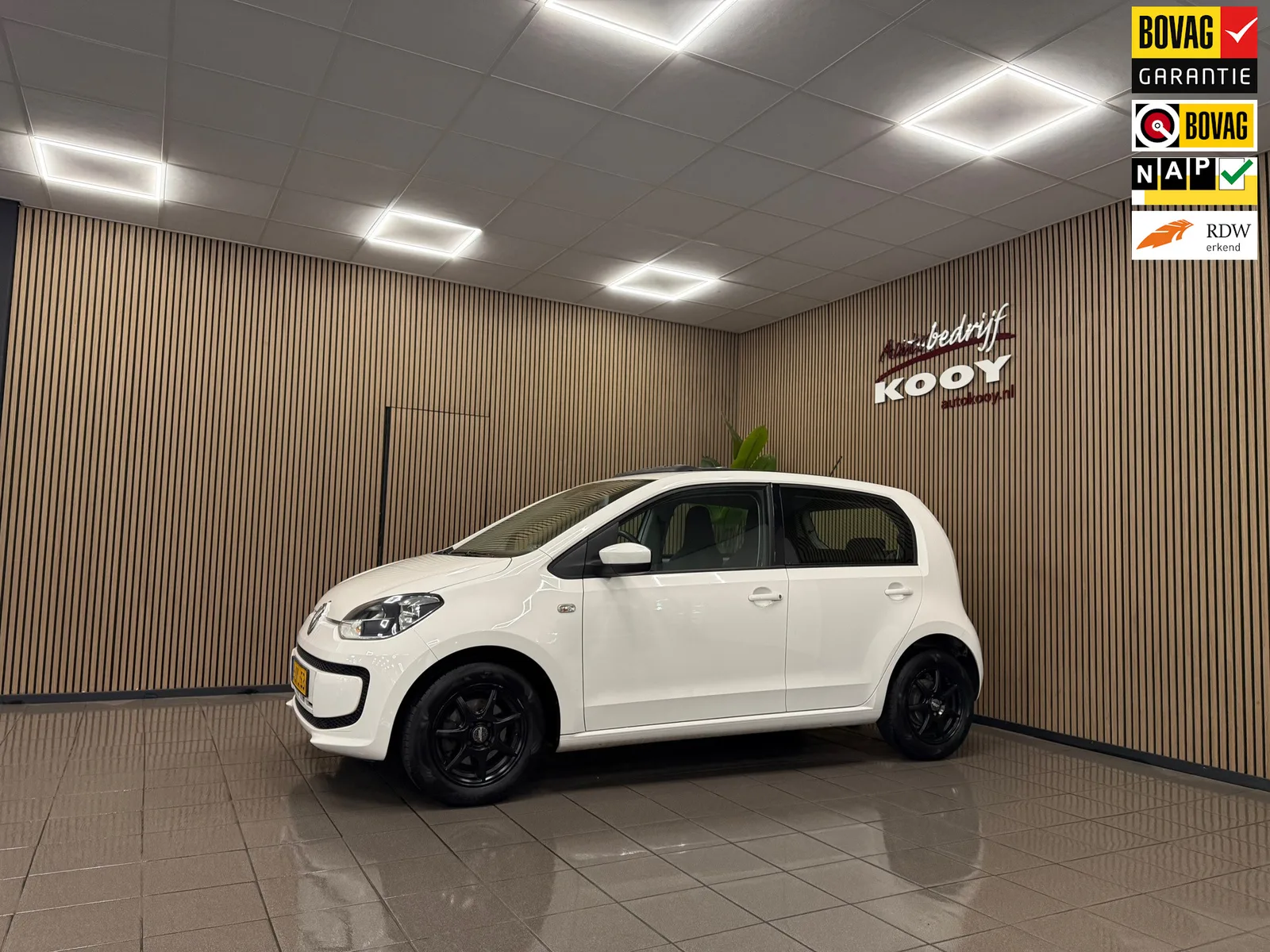 Volkswagen Up! (2015) — foto 1