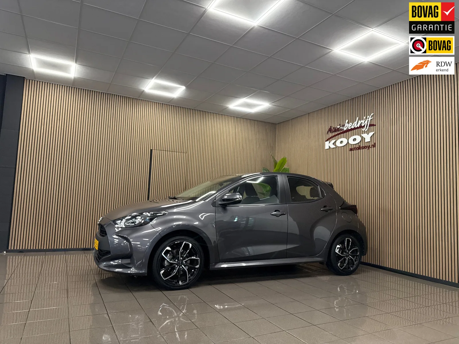 Toyota Yaris (2023) — foto 1
