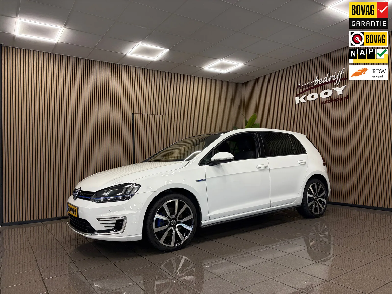 Volkswagen Golf (2015) — foto 1