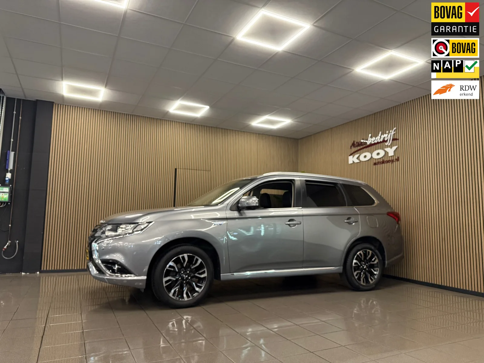 Mitsubishi Outlander (2016) — foto 1