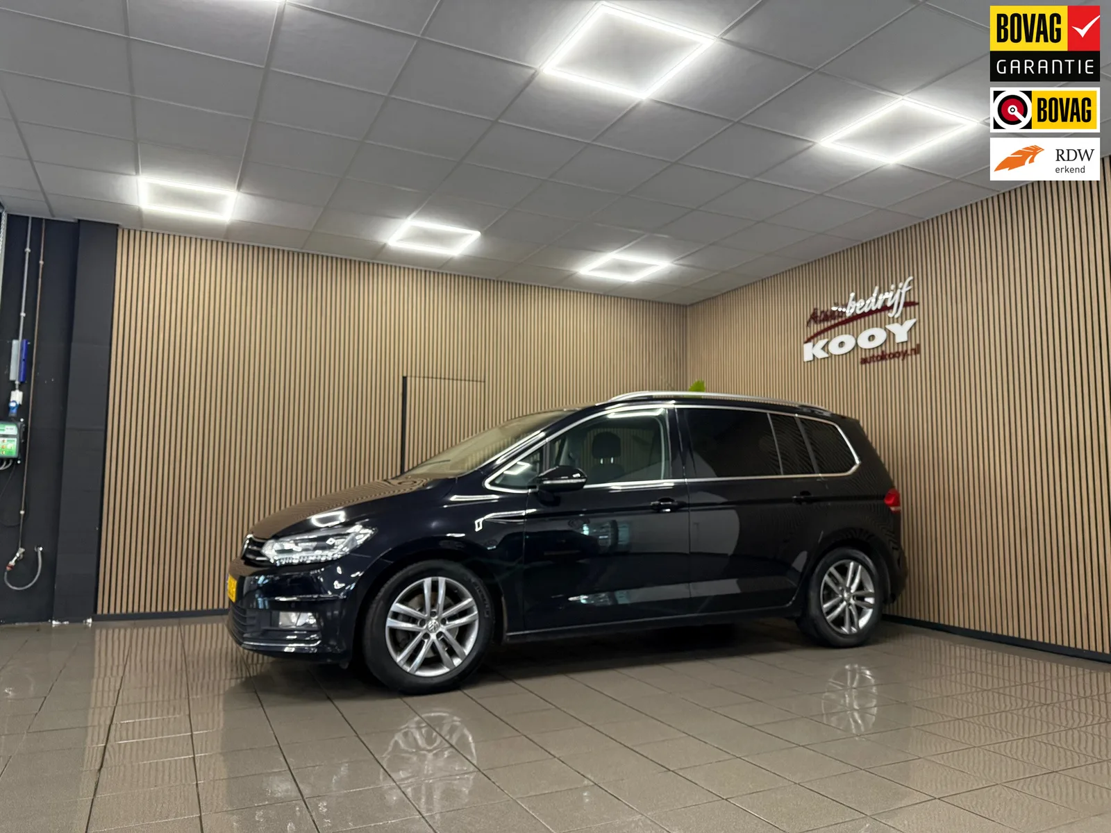 Volkswagen Touran (2017) — foto 1