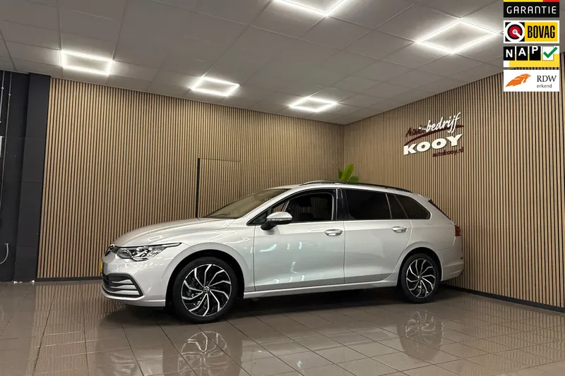 Volkswagen Golf (2022)