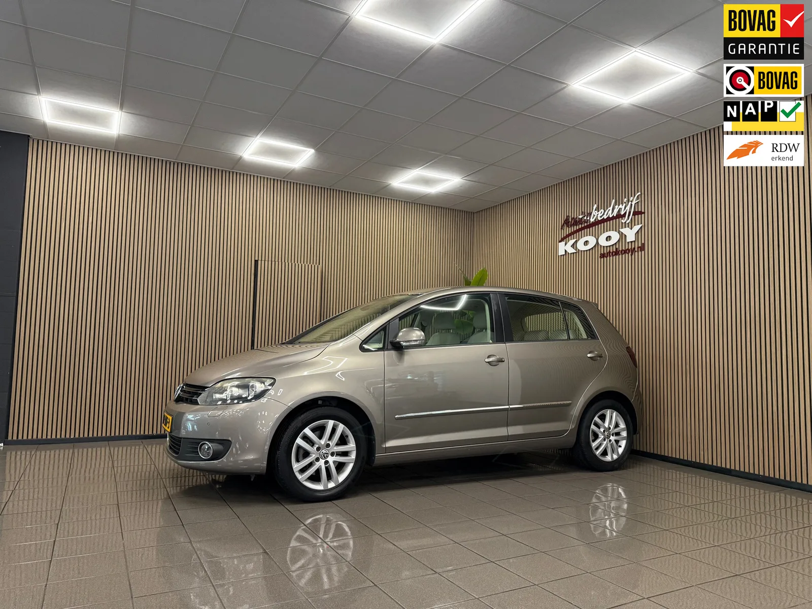 Volkswagen Golf (2009) — foto 1