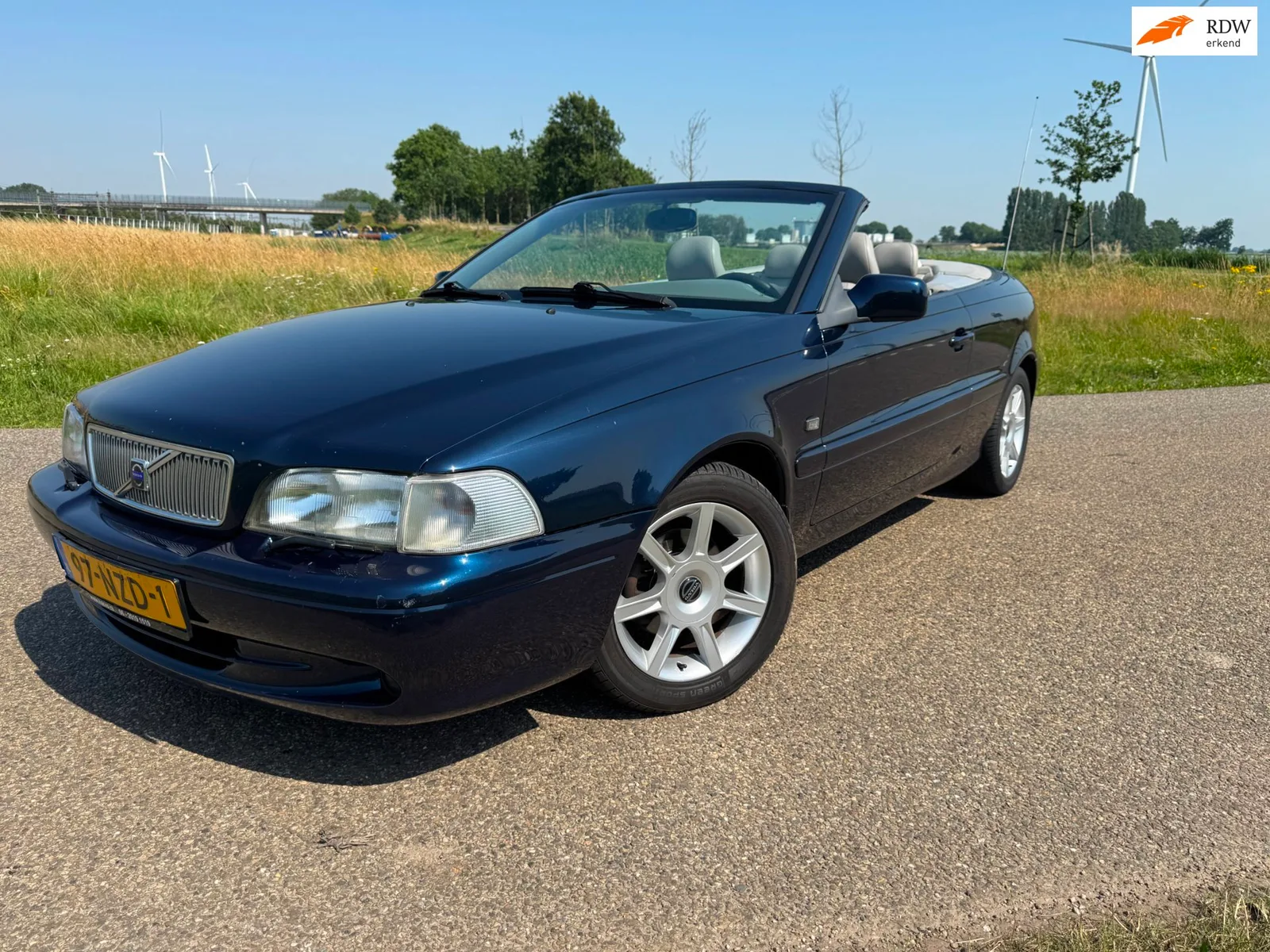 Volvo C70 (2001) — foto 1