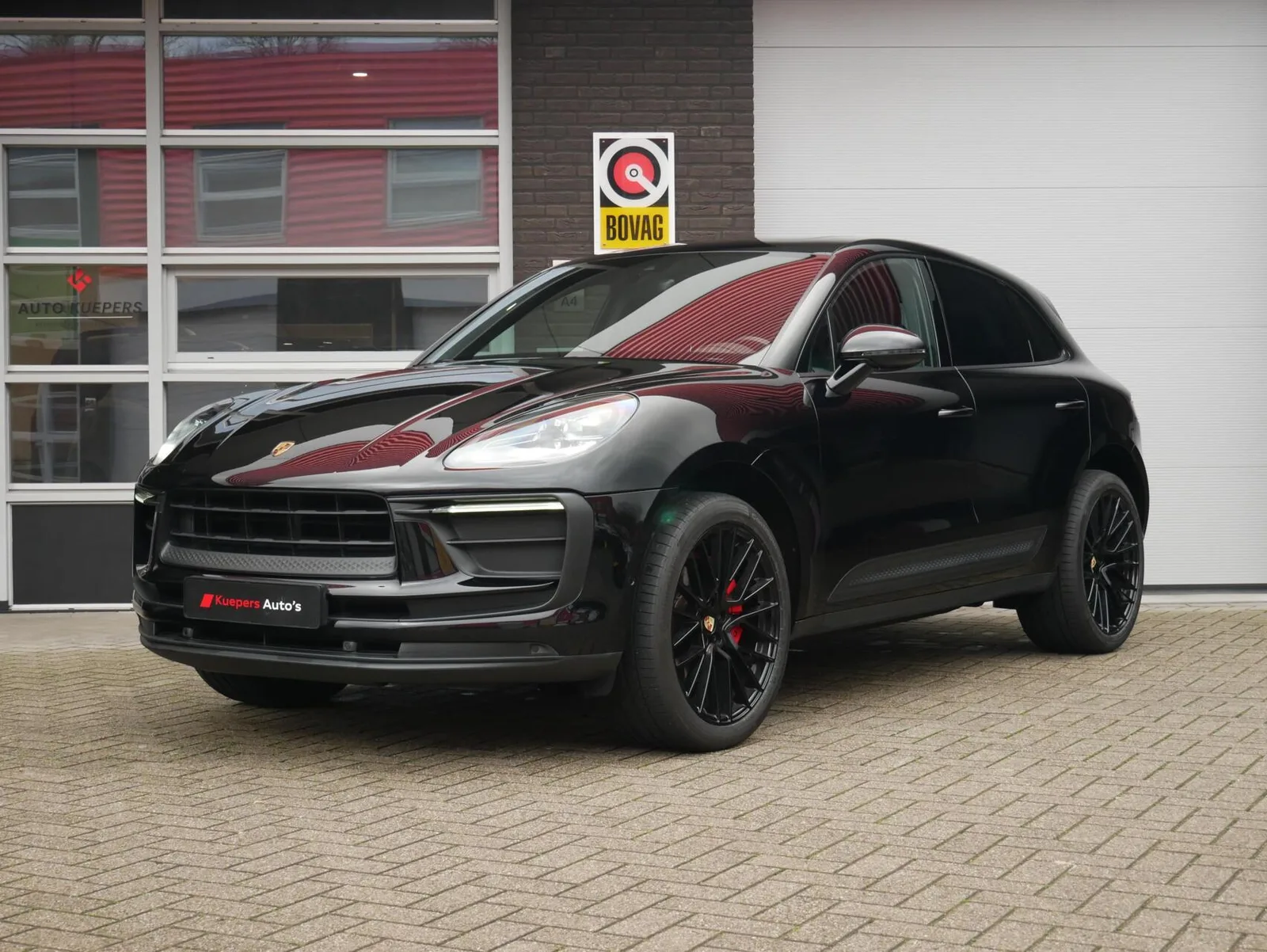 Porsche Macan (2022) — foto 1
