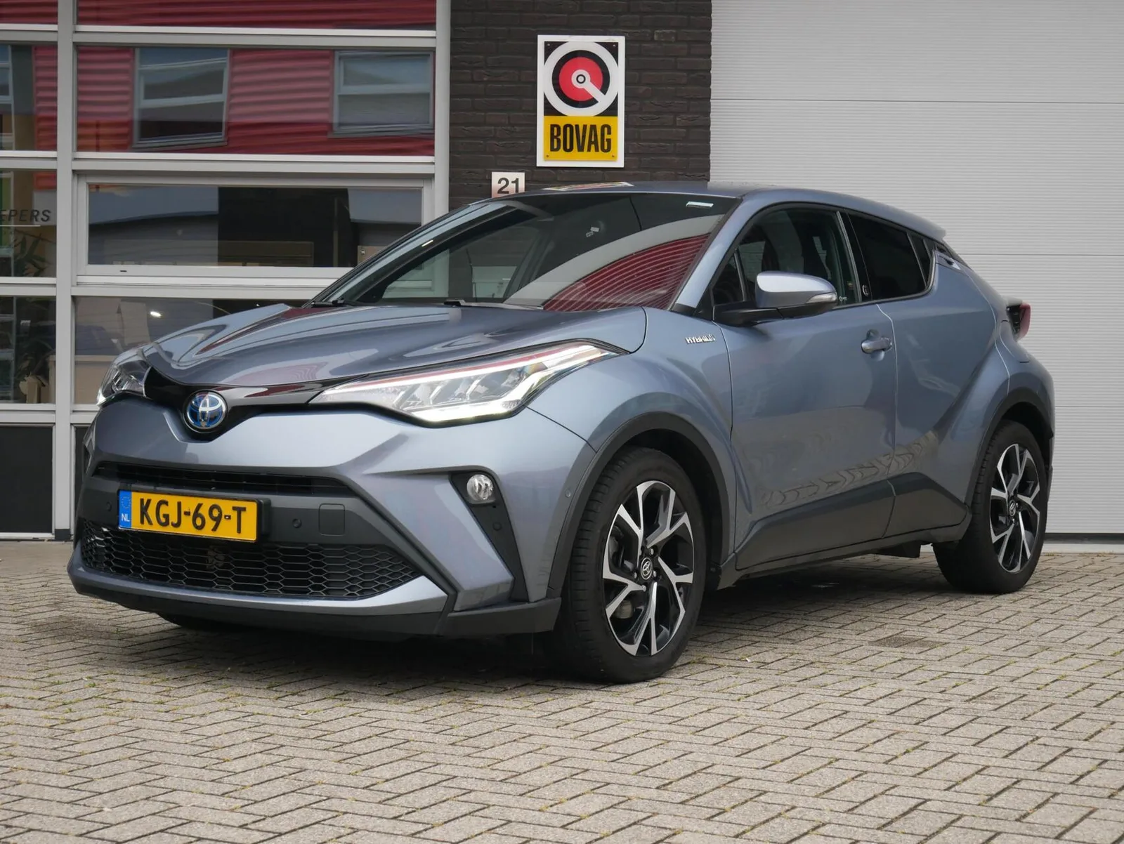 Toyota C-HR (2021) — foto 1