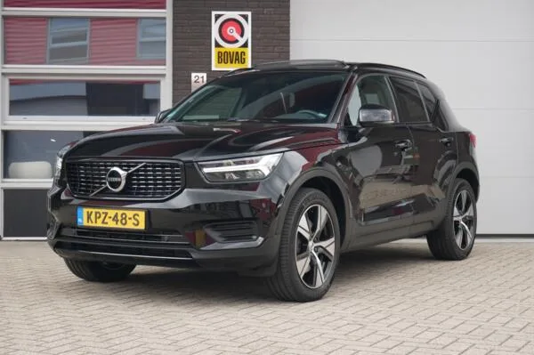 Volvo XC40 (2021) — foto 1