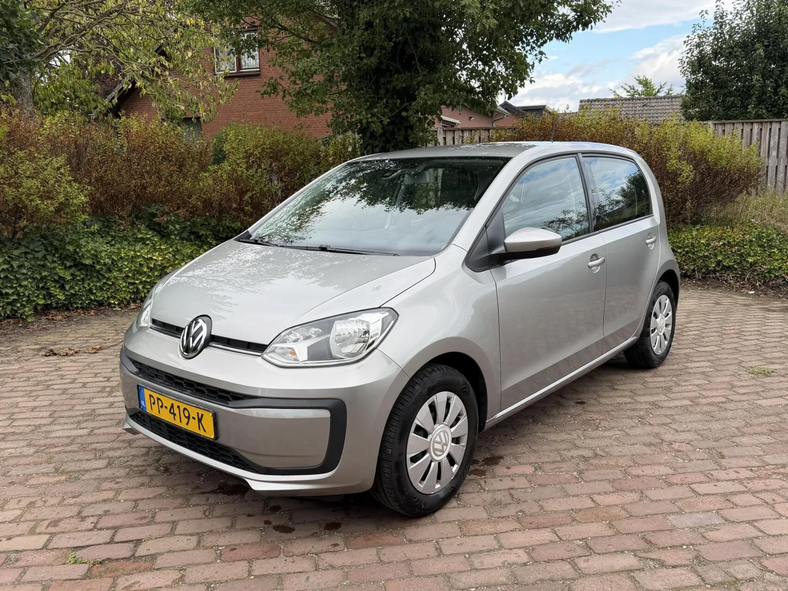 Volkswagen Up! (2017) — foto 1