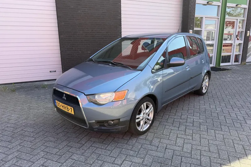 Mitsubishi Colt (2009)