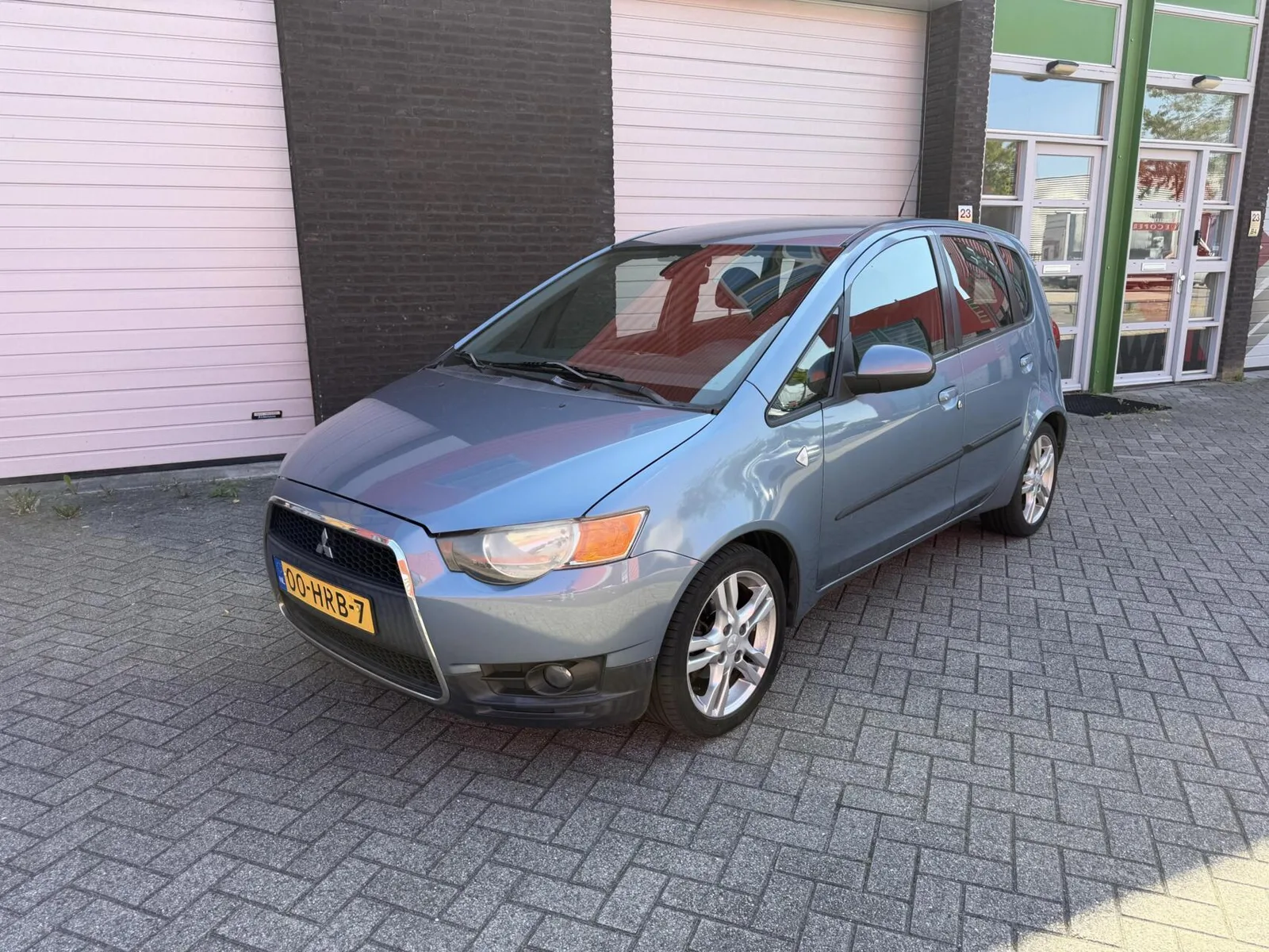 Mitsubishi Colt (2009) — foto 1