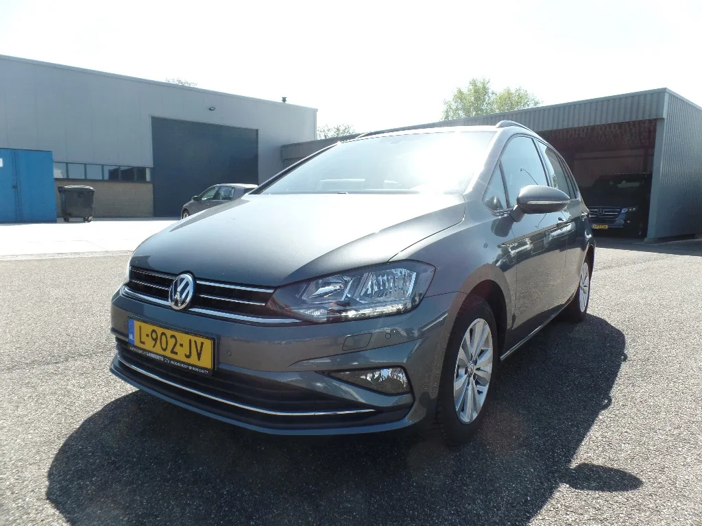 Volkswagen Golf Sportsvan (2020) — foto 1