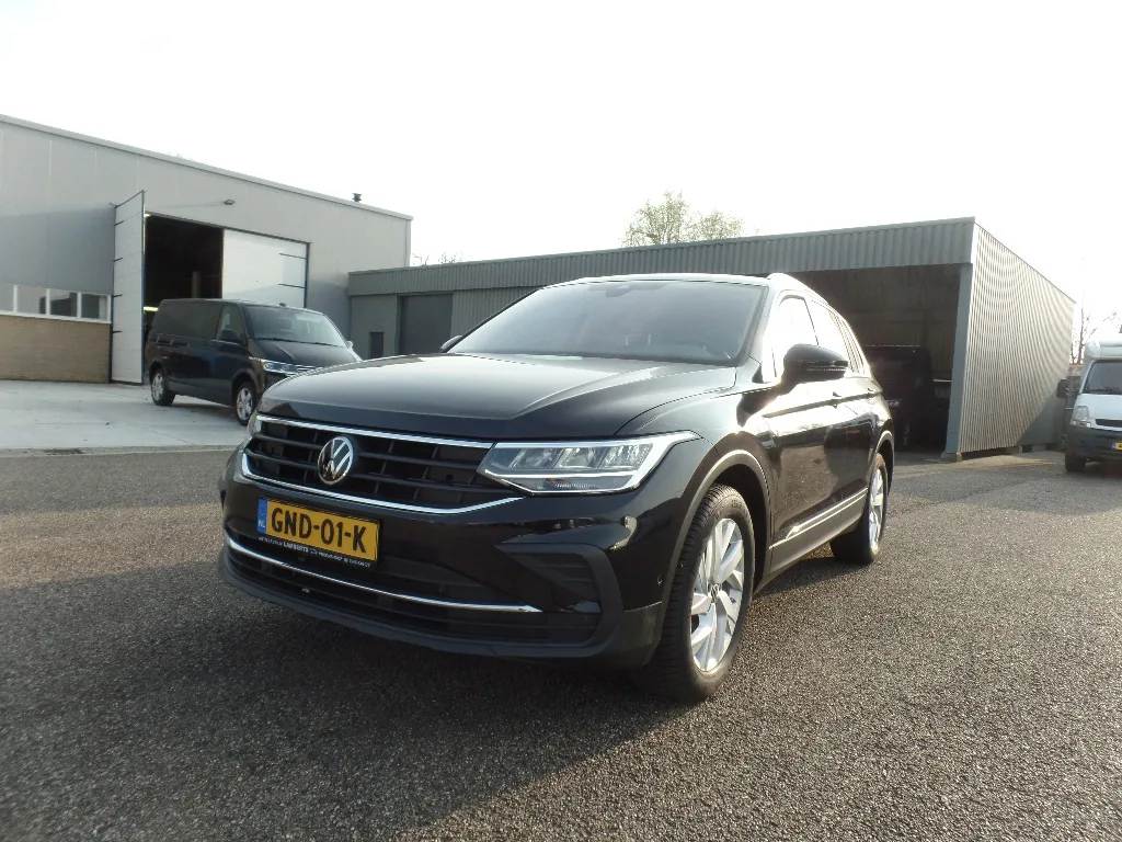 Volkswagen Tiguan (2023) — foto 1