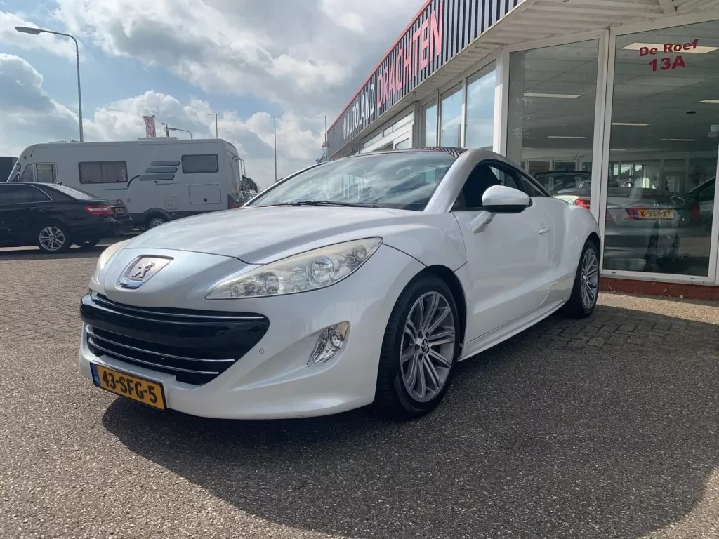 Peugeot RCZ (2011) — foto 1