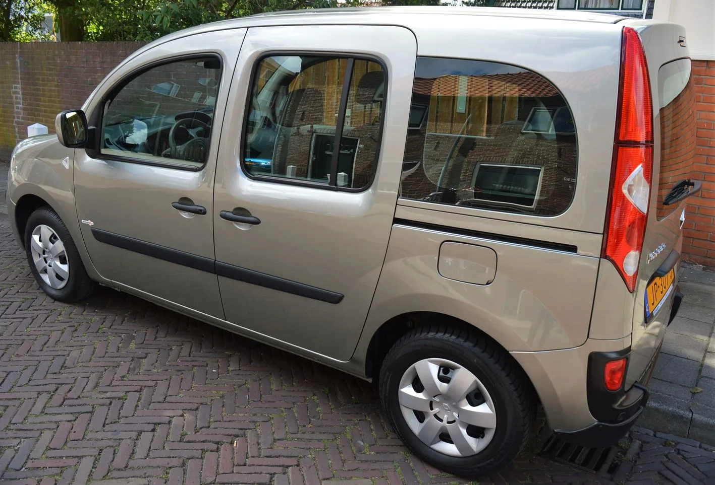 Renault Kangoo (2010) — foto 1