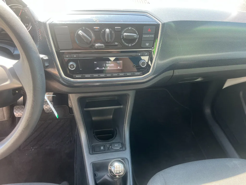 Volkswagen Up! (2017) — foto 1