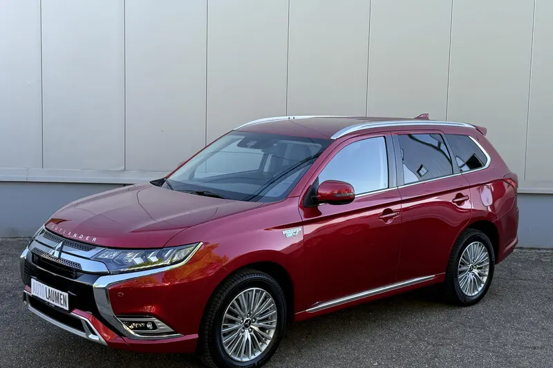 Mitsubishi Outlander (2020)