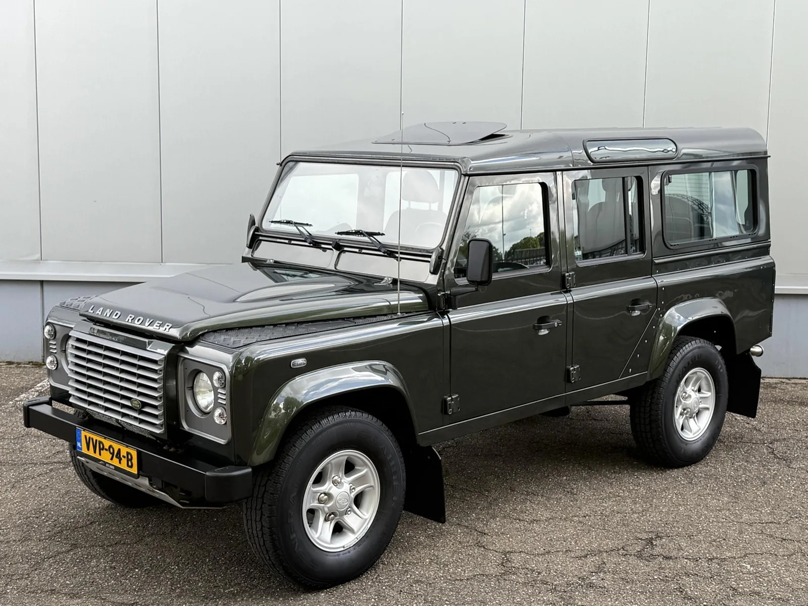 Land Rover Defender (2008) — foto 1