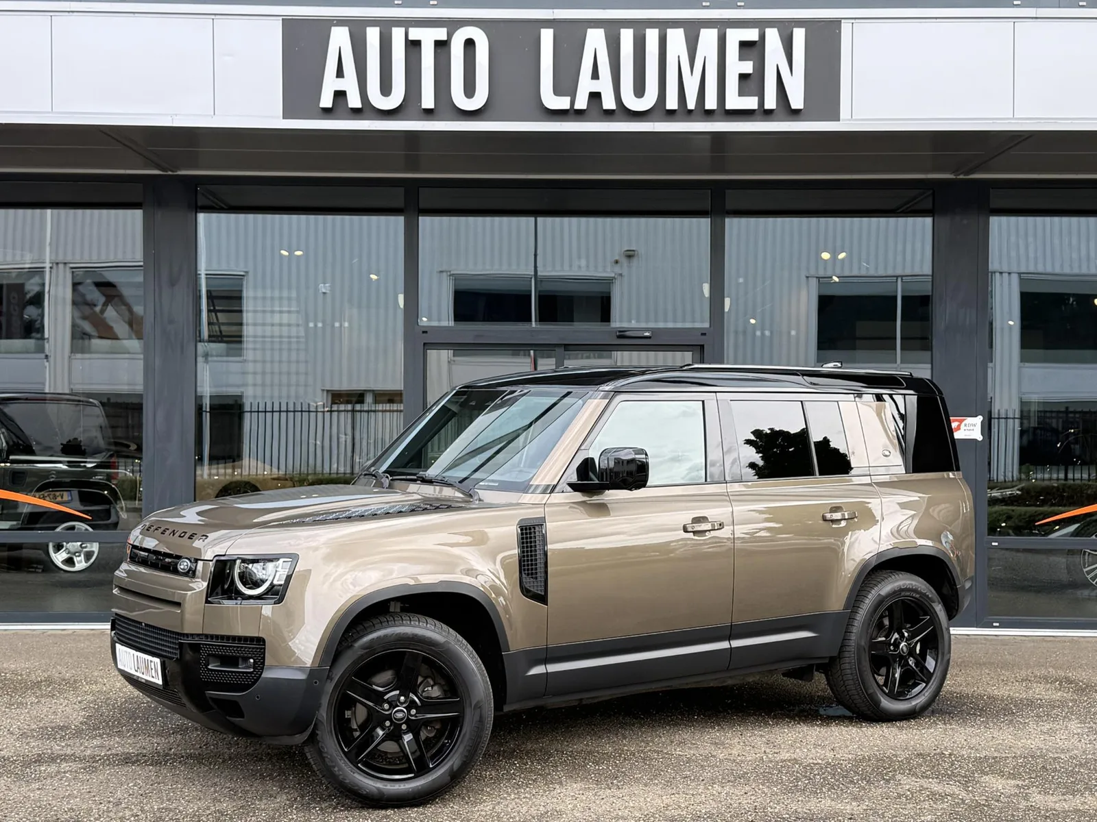 Land Rover Defender (2021) — foto 1